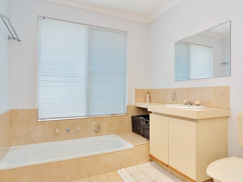 1B Howlett Place, Leeming WA 6149