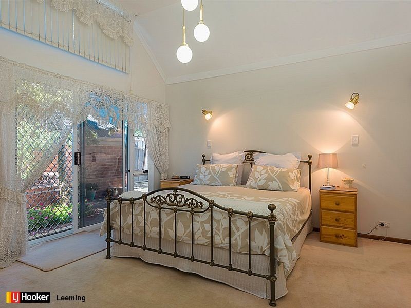 4 Wildwood Heights, Leeming WA 6149