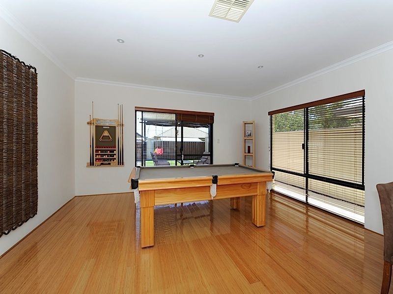 17 Tarwhine Close, South Lake WA 6164