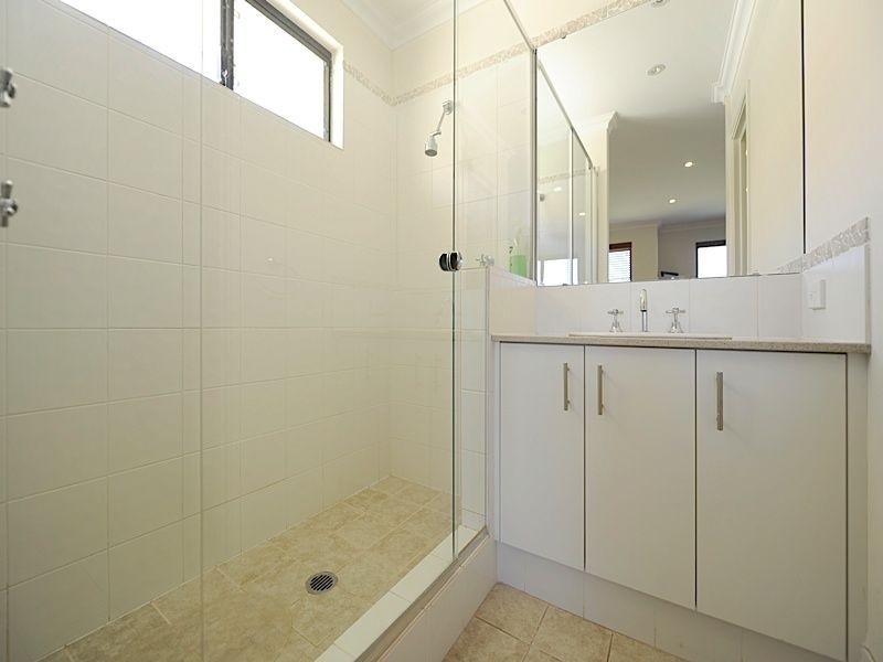 17 Tarwhine Close, South Lake WA 6164