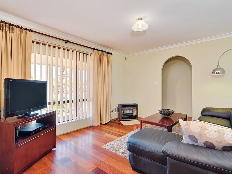 33 Farrington Road, Leeming WA 6149