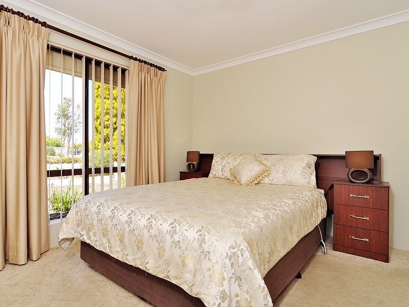 33 Farrington Road, Leeming WA 6149