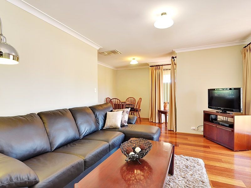 33 Farrington Road, Leeming WA 6149