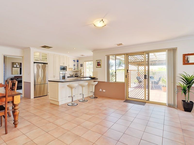35 Sierra Chase, Leeming WA 6149
