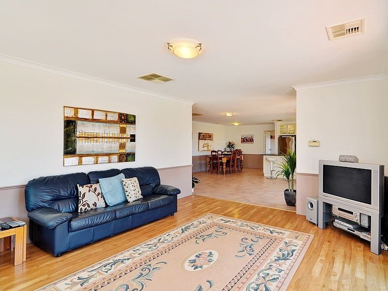 35 Sierra Chase, Leeming WA 6149