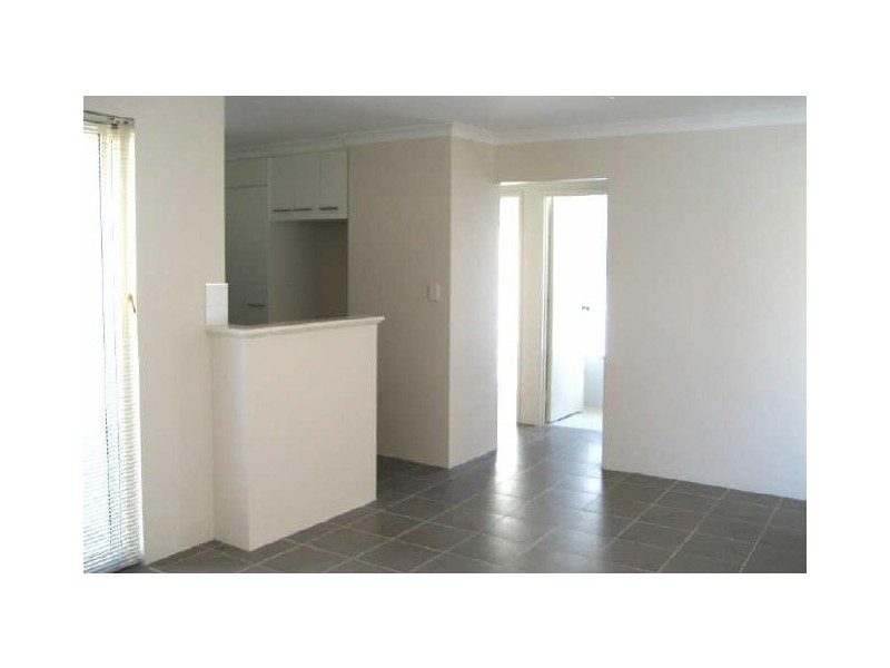 4/5 Cabra Avenue, Seville Grove WA 6112