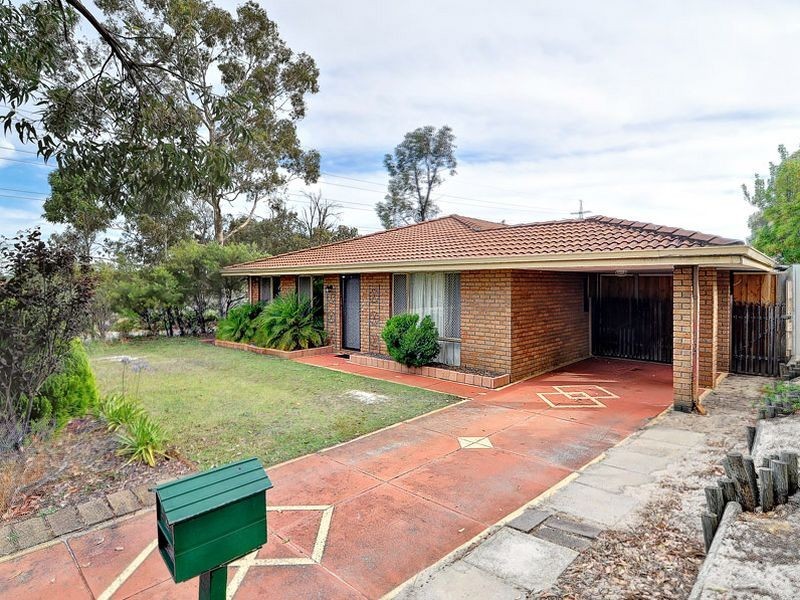 2 Rae Place, Leeming WA 6149