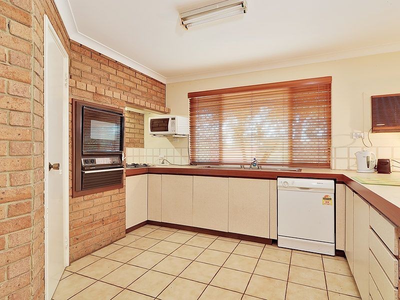 2 Rae Place, Leeming WA 6149