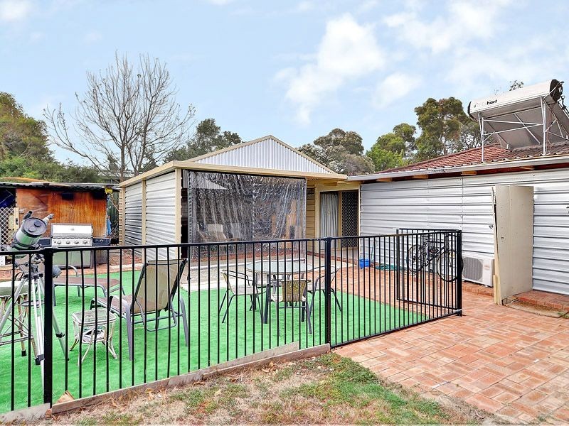2 Rae Place, Leeming WA 6149
