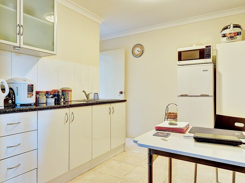 2 Rae Place, Leeming WA 6149