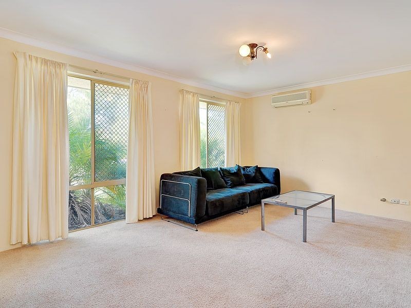 2 Rae Place, Leeming WA 6149