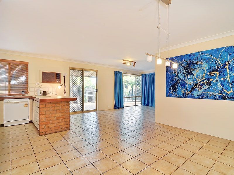 2 Rae Place, Leeming WA 6149