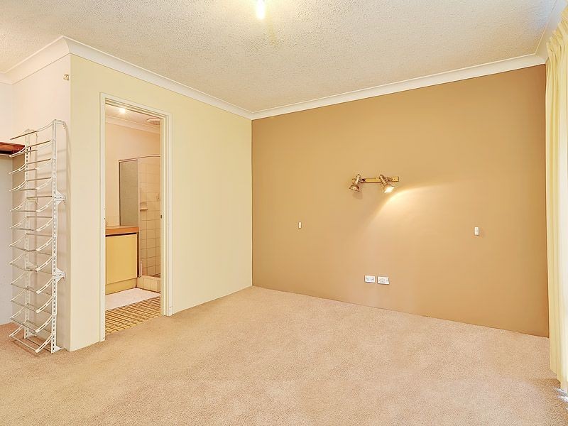 2 Rae Place, Leeming WA 6149