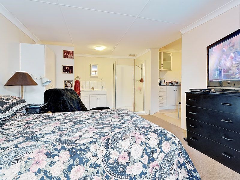 2 Rae Place, Leeming WA 6149