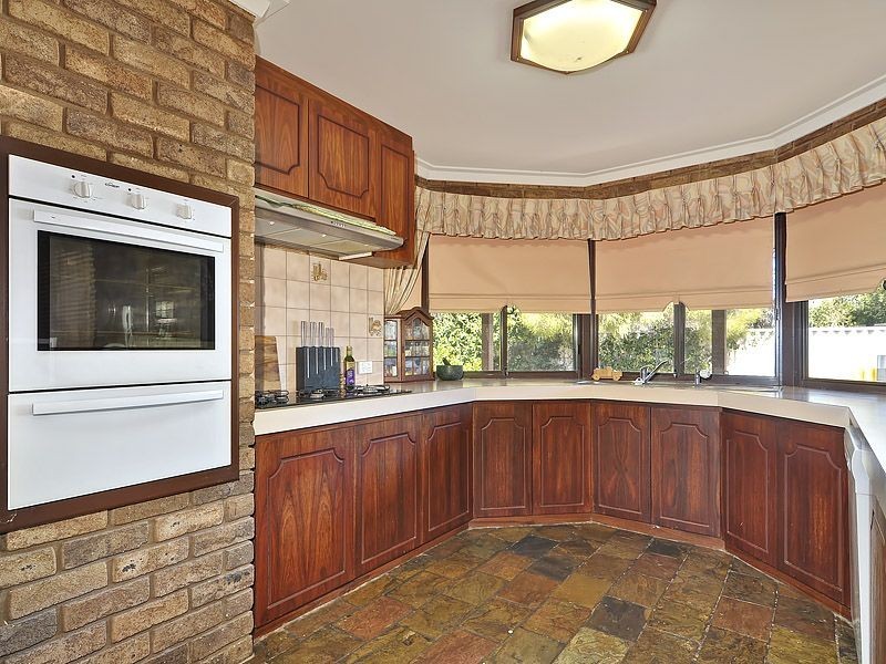 5 Casserly Drive, Leeming WA 6149