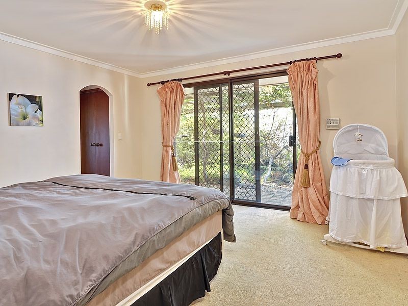 5 Casserly Drive, Leeming WA 6149