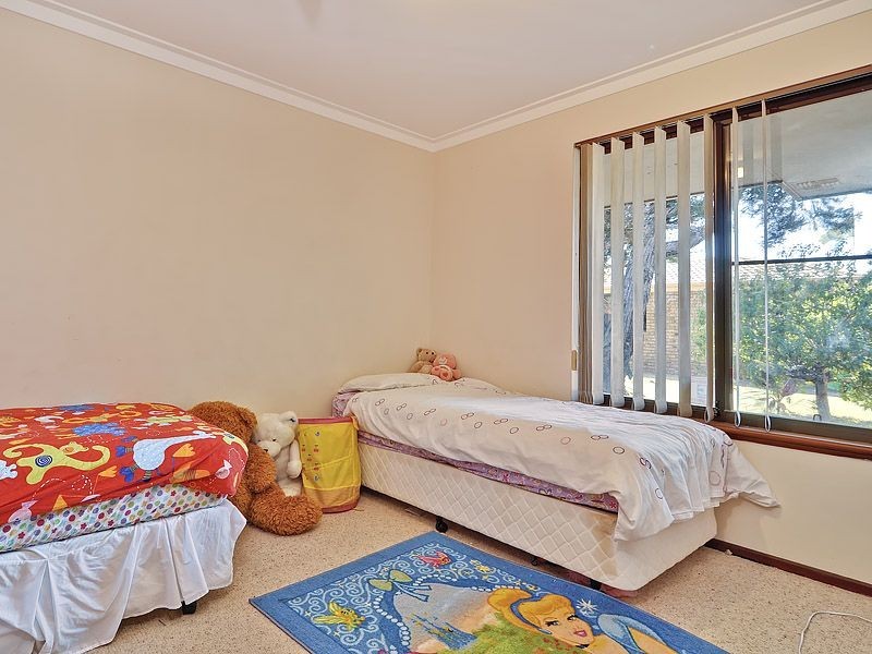 5 Casserly Drive, Leeming WA 6149