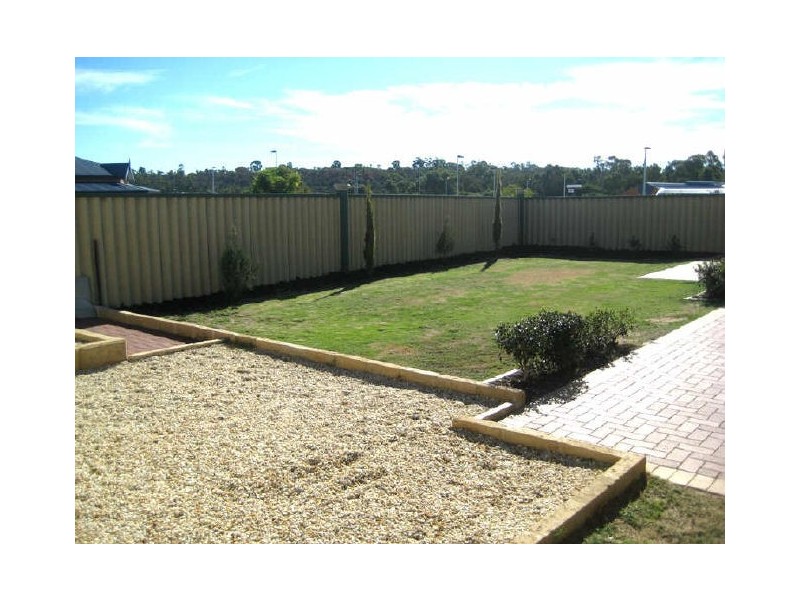 25 Champion Drive, Bertram WA 6167