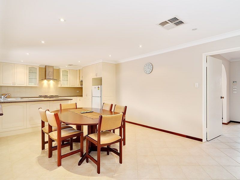 11 Ashton Place, Leeming WA 6149