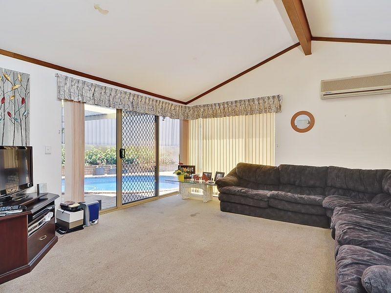 7 Oakland Heights, Leeming WA 6149