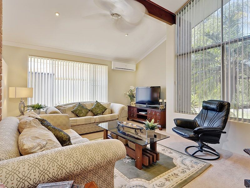 21 Sellen Court, Leeming WA 6149