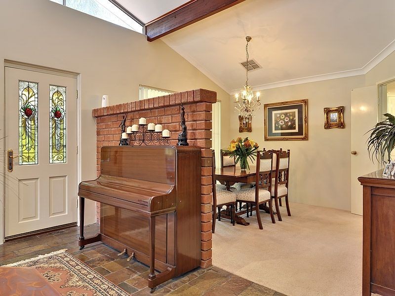 21 Sellen Court, Leeming WA 6149