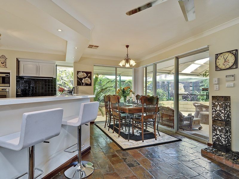 21 Sellen Court, Leeming WA 6149