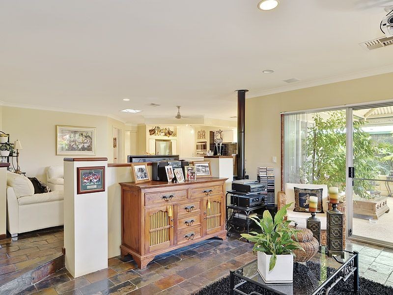 21 Sellen Court, Leeming WA 6149