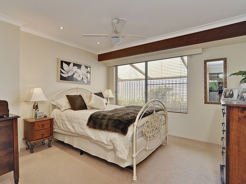 21 Sellen Court, Leeming WA 6149