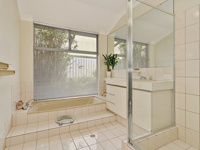 21 Sellen Court, Leeming WA 6149