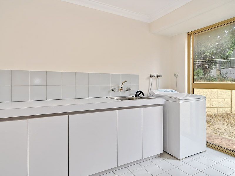 12 Beckley Circle, Leeming WA 6149