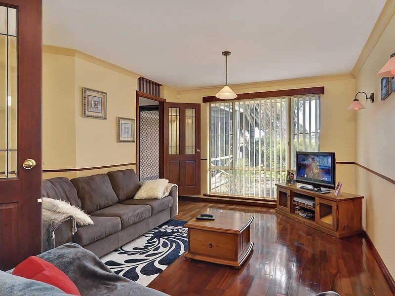 17 Glenway Loop, Cooloongup WA 6168