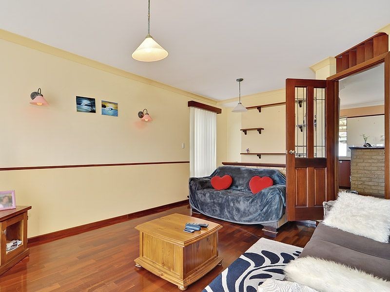 17 Glenway Loop, Cooloongup WA 6168