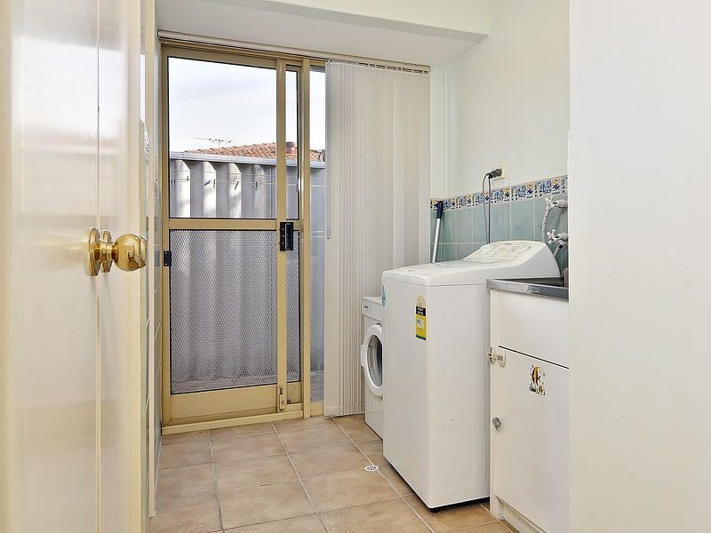 17 Glenway Loop, Cooloongup WA 6168