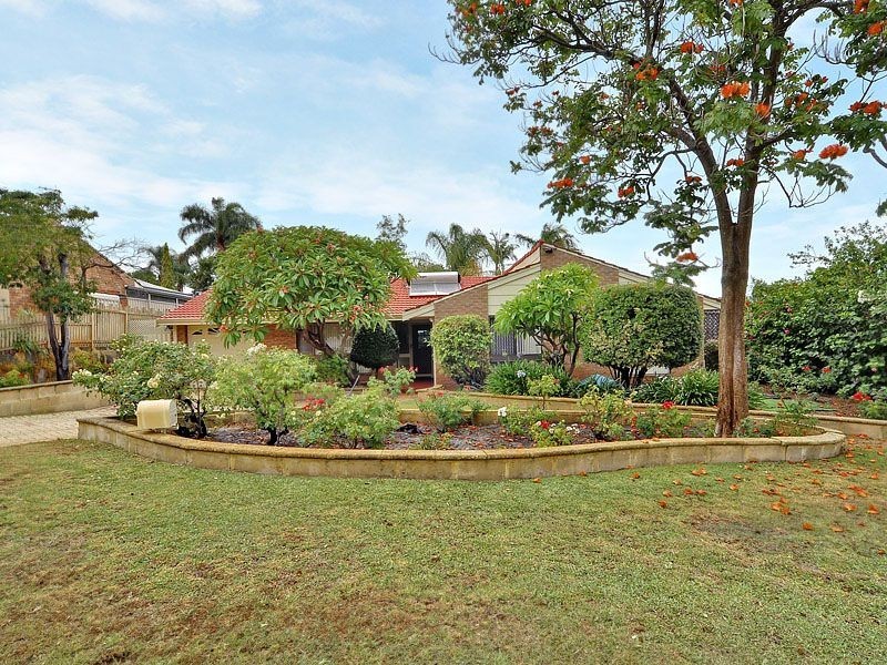 4 Grenfell Way, Leeming WA 6149