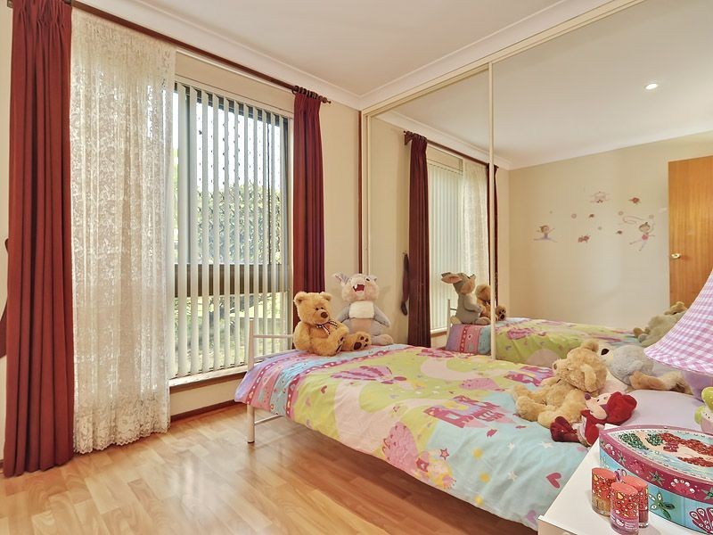 4 Grenfell Way, Leeming WA 6149