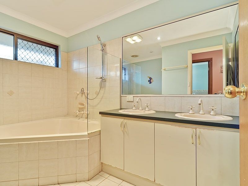 4 Grenfell Way, Leeming WA 6149