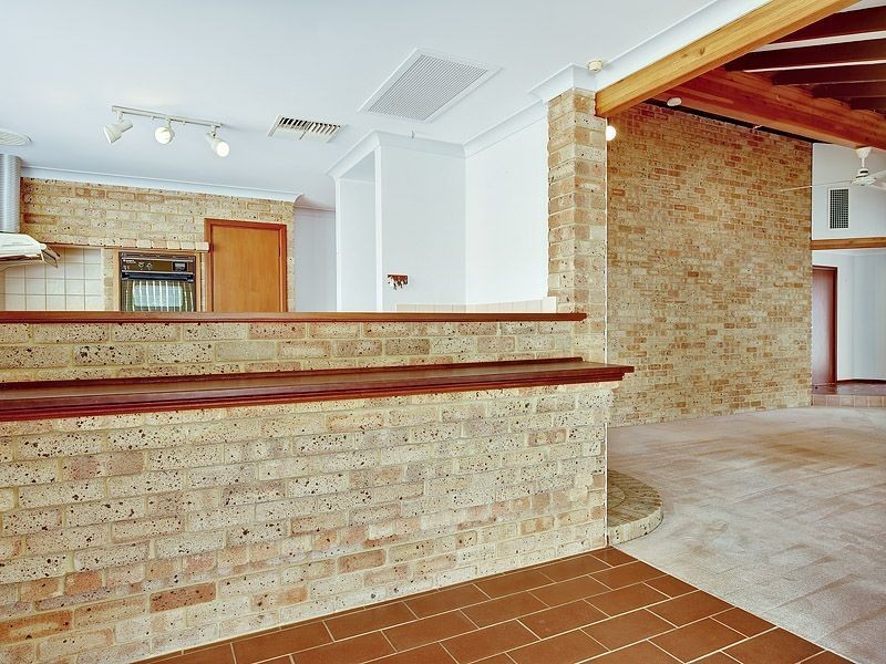 2 Monson Court, Leeming WA 6149