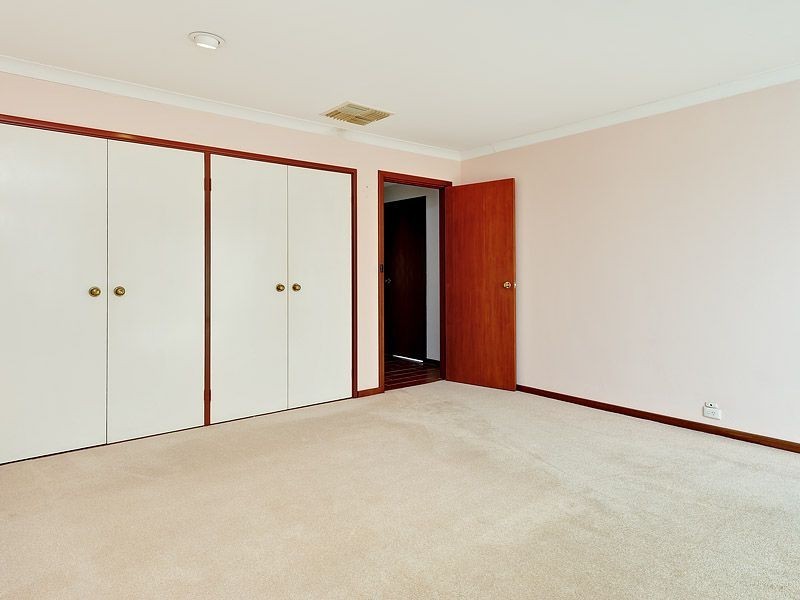 2 Monson Court, Leeming WA 6149