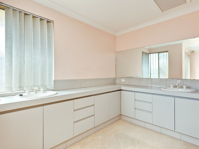 2 Monson Court, Leeming WA 6149