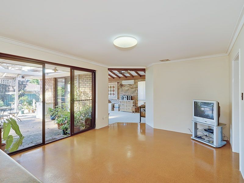 48 Winchester Way, Leeming WA 6149