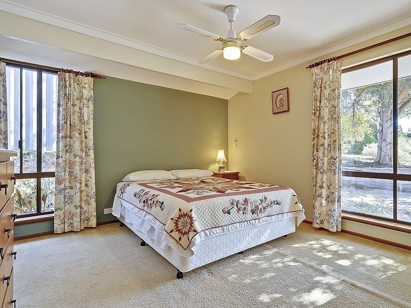 48 Winchester Way, Leeming WA 6149