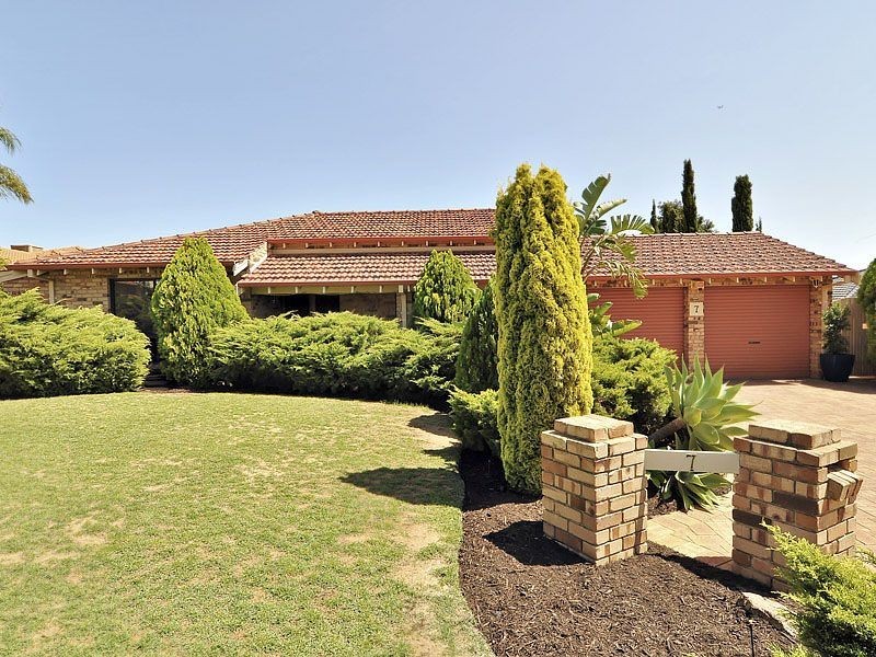 7 Sierra Chase, Leeming WA 6149