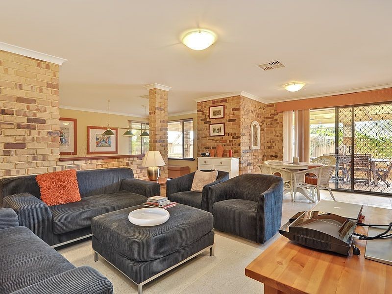 7 Sierra Chase, Leeming WA 6149
