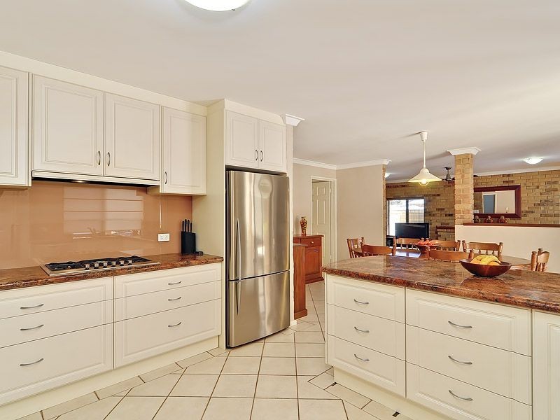 5 Mellor Court, Leeming WA 6149