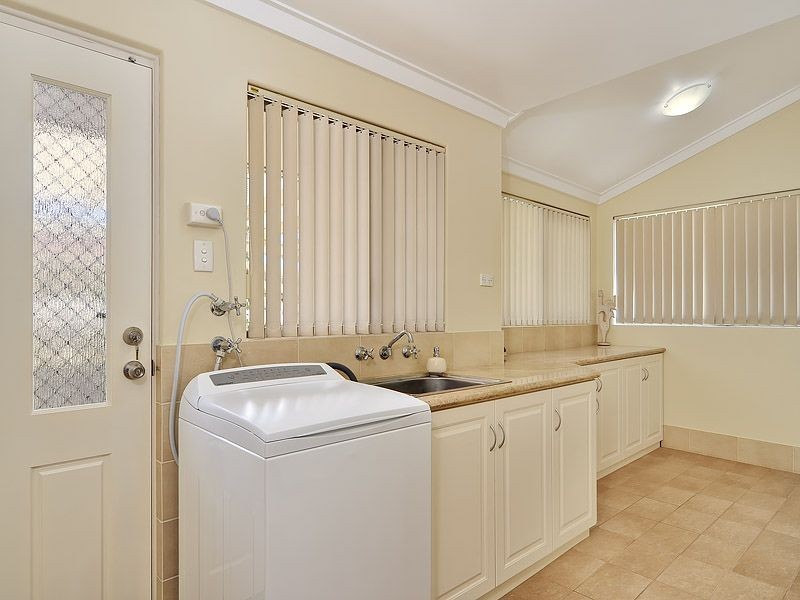 5 Mellor Court, Leeming WA 6149