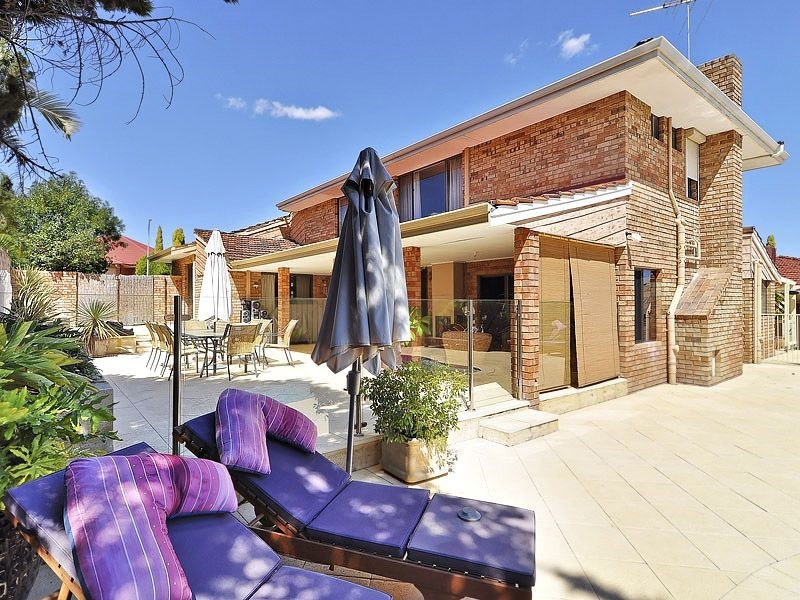 5 Mellor Court, Leeming WA 6149