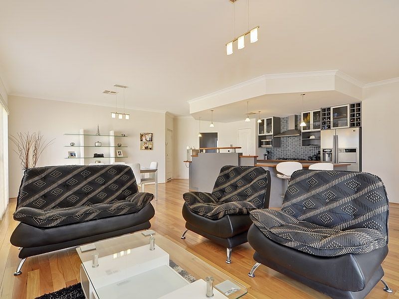 6 Senna Close, Coogee WA 6166