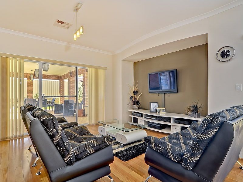 6 Senna Close, Coogee WA 6166