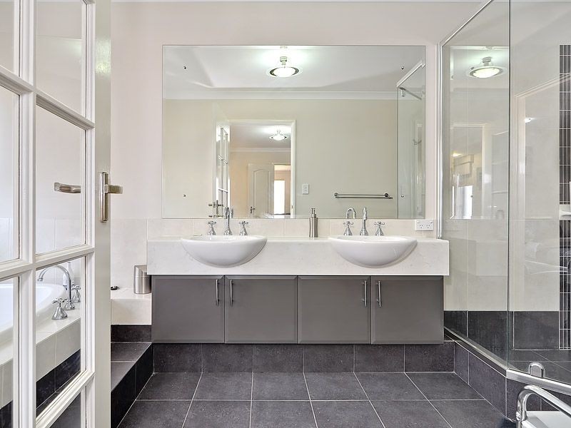 6 Senna Close, Coogee WA 6166